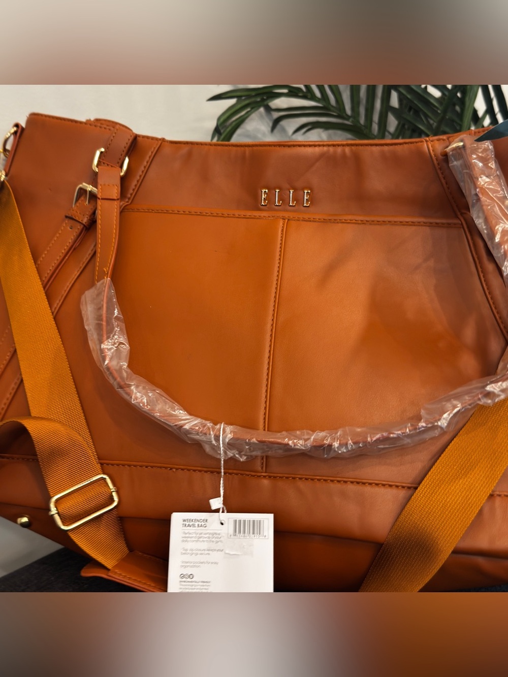 Elle Leisure Luxe 33L Vegan Leather Weekender Tote Bag - Picture 14 of 16